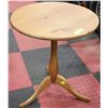 Image 1 : SHOWHOME PINE END TABLE