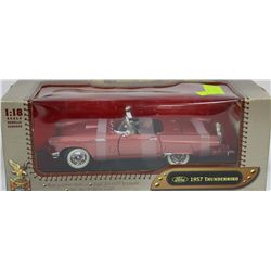 DIE CAST 1:18  1957 THUNDERBIRD