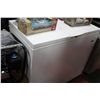 Image 2 : WHITE WESTINGHOUSE CHEST DEEP FREEZE