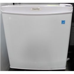 DANBY COMPACT FRIDGE W/FREEZER 1.70CU. FT