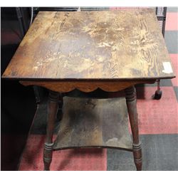 ANTIQUE OAK SIDETABLE