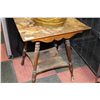 Image 2 : ANTIQUE OAK SIDETABLE