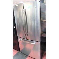 22 CU FT FRENCH DOOR FRIDGE W INTEGRATED ICE