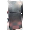Image 1 : BLACK GE 18 CU FT FRIDGE MISSING SHELF