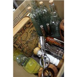 SHOWHOME BOX OF KITCHEN ITEMS