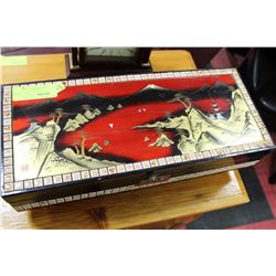 VINTAGE MUSICAL JEWELLERY BOX