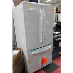 WHITE GE PROFILE 22 CU FT FRENCH DOOR FRIDGE W ICE