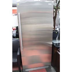 ELECTROLUX ST STEEL FULL FRIDGE W 7 DAY WARANTY