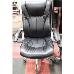 BLACK LEATHER OFFICE CHAIR