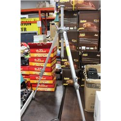 CAMERA TRIPOD
