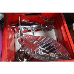 SHOWHOME BOX W METAL ORNAMENTS