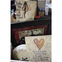 BOX OF DECORATIVE WALL HANGINGS & PLAQUES