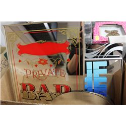 BOX W / SIGNS AND MIRRORS