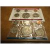 Image 2 : 1977 US MINT SET (UNC) P/D (WITH ENVELOPE)