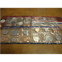 1984 & 1985 US MINT SETS P/D (WITH ENVELOPES)