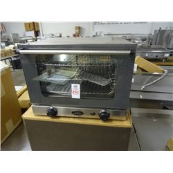 Cadco Quarter Size Countertop Convection Oven  NEW