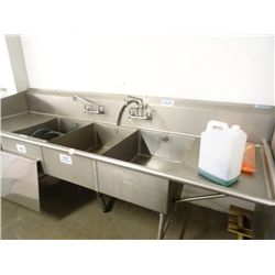 S/S 3-Comp Sink w/Lever Drains