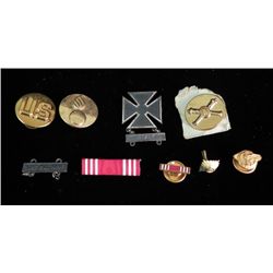 WWII U.S. LOT-BRASS, MARKSMAN & RIBBON