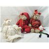 Image 2 : LOT 3 CHRISTMAS COTTAGE COLLECTIBLES BEARS