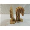 Image 2 : TAN CREAM ONYX ALABASTER STONE CHESS KNIGHT BOOKEN