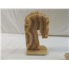 Image 3 : TAN CREAM ONYX ALABASTER STONE CHESS KNIGHT BOOKEN