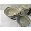 Image 3 : LOT 4 CERAMIC POTTERY BOWLS & CANISTERS