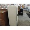 Image 2 : VINTAGE NORGE REFRIGERATOR GOLD SEAL