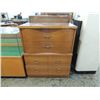 Image 1 : VINTAGE 4 DRAWER DRESSER