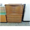 Image 2 : VINTAGE 4 DRAWER DRESSER