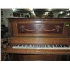 Image 5 : ANTIQUE SCHUMANN #10591 QTR SAW OAK UPRIGHT PIANO