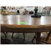 Image 2 : VINTAGE AMERICAN COUNTRY DINING TABLE & CHAIRS