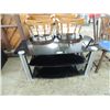 Image 1 : MODERN GLASS TV ENTERTAINMENT STAND