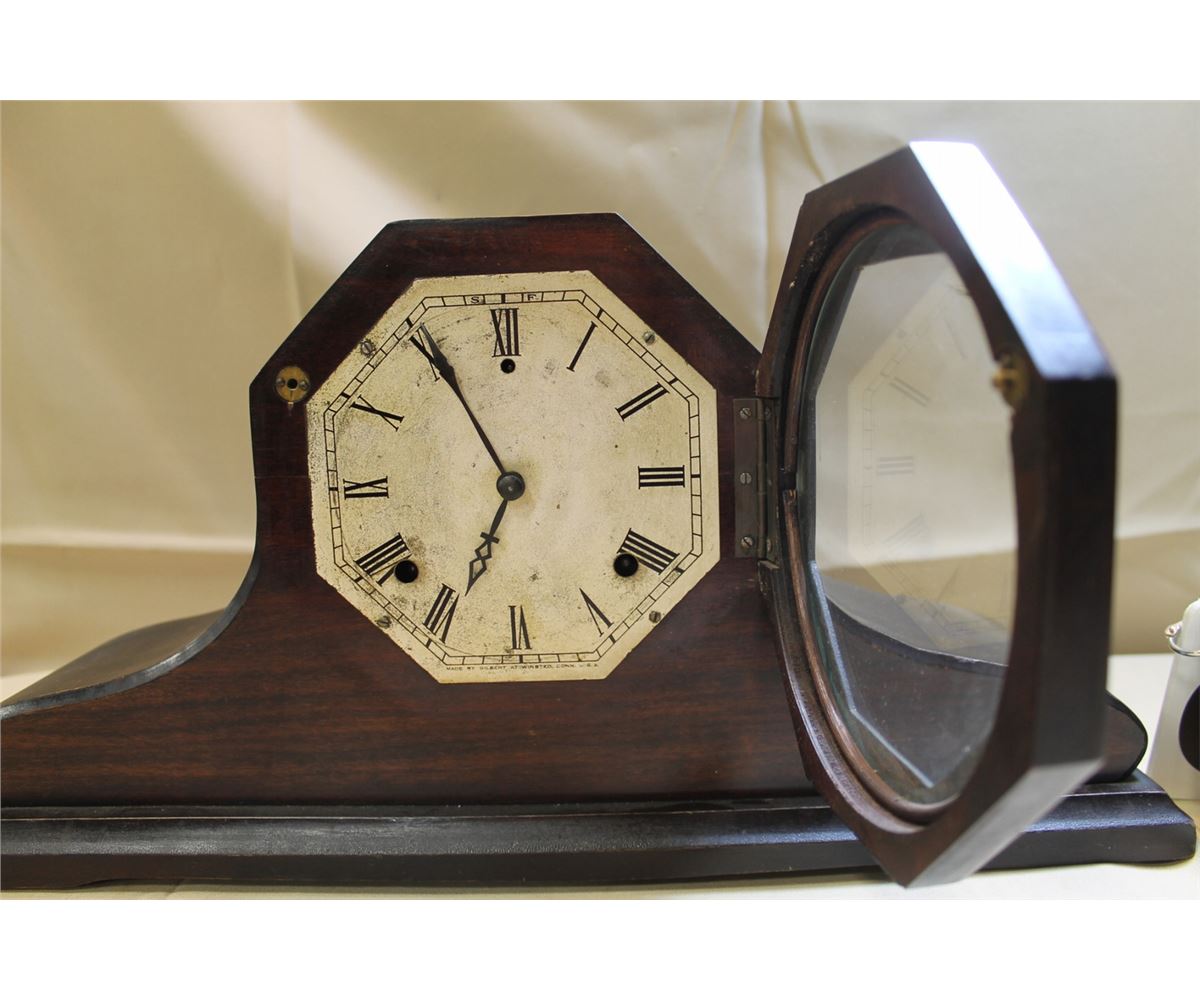 Gilbert Octagon Face Key Wind Mantel Clock 10