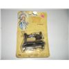 Image 1 : VINTAGE OLD FASHIONED MINIATURES *SEWING MACHINE* DIE-CAST METAL IN ORIGINAL PACKAGE*!!