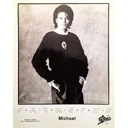 MICHAEL JACKSON AUTOGRAPHED BLACK AND WHITE PHOTO