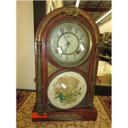 Vintage mantle clock - 5" x 11" x 17"