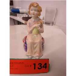 1940's Paragon figurine - Girl with Doll