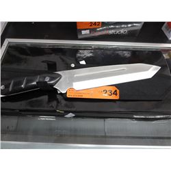 2 Knives with sheath - 7" blades