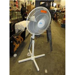 Floor standing oscillating fan