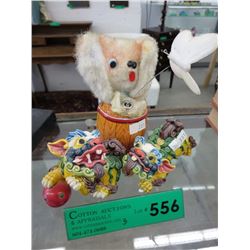 Vintage tin windup toy & 2 mini Foo dogs