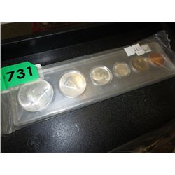1967 CDN Mint set - In case - Sealed.