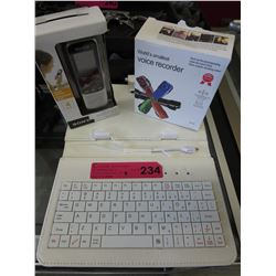 2 Digital voice recorder & Keyboard/Case