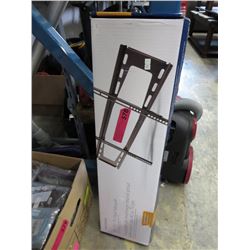 Insignia TV wall mount, holds 40-70"