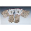Image 2 : Northern Plains Beaded Gauntlets
