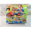 Image 3 : FISHER PRICE LITTLE PEOPLE SPIN N CRASH RACEWAY