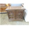 Image 2 : VINTAGE NIGHT STAND SIDE TABLE CABINET