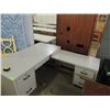 Image 2 : LARGE GRAY CORNER OFFICE DESK