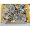 Image 2 : JACKPOT BOX ASSORTED JEWELRY & JEWELRY PARTS