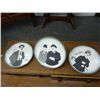 Image 1 : 3 Jim Liang A Great Entertainment Series Plates - 3 Times the Money