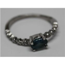 14KT WHITE GOLD RARE COLOUR CHANGING ALEXANDRITE (0.62ct) & 9 SIDE DIAMONDS (0.05ct) RING